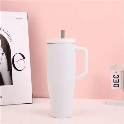 Нови 40оз тумблер са дизајном поклопца патента